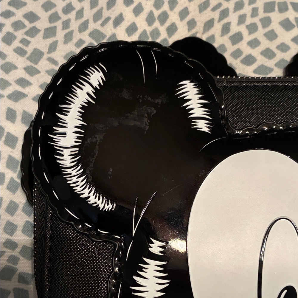 Loungefly Minnie & Mickey Mouse Red and Black Wallet - Picture 4 of 11